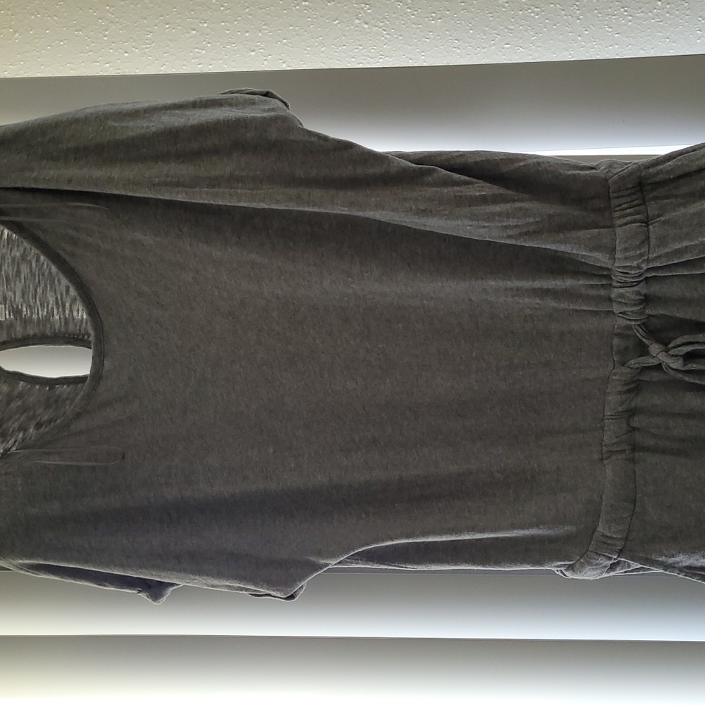 A Grey short jumper